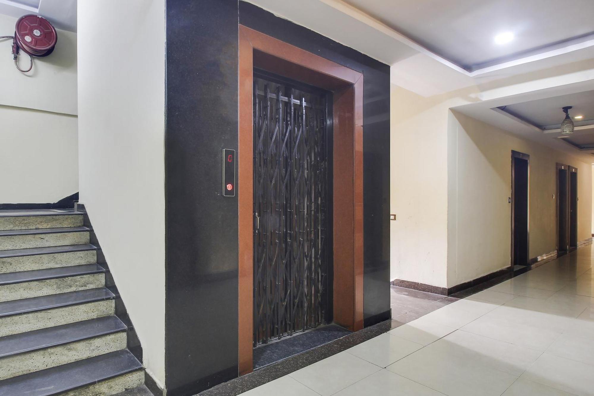 Flagship Grand Sandarshini Inn Near Mgbs Bus Station ไฮเดอราบัด ภายนอก รูปภาพ