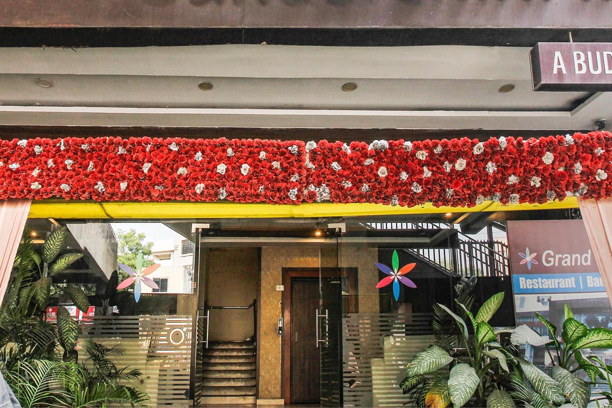 Flagship Grand Sandarshini Inn Near Mgbs Bus Station ไฮเดอราบัด ภายนอก รูปภาพ